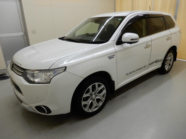 MITSUBISHI OUTLANDER PHEV 2014