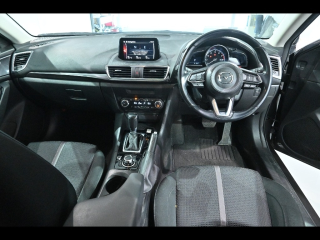 MAZDA AXELA 2017