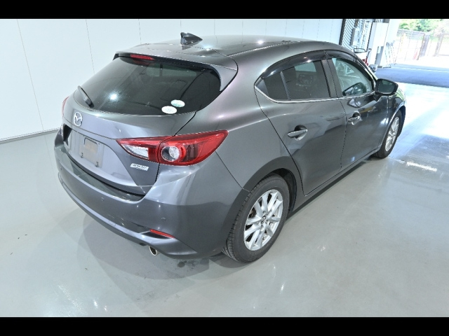 MAZDA AXELA 2017
