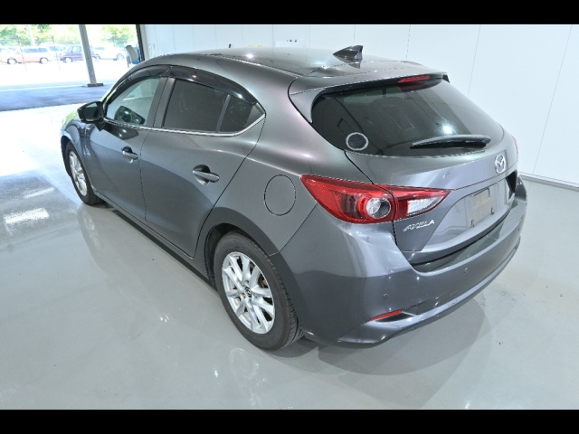 MAZDA AXELA 2017