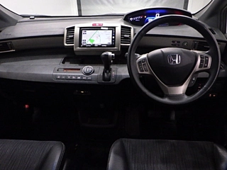HONDA FREED 2013