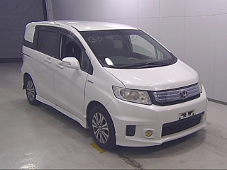 HONDA FREED 2013