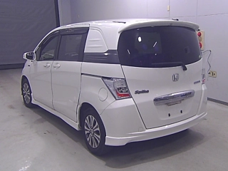 HONDA FREED 2013