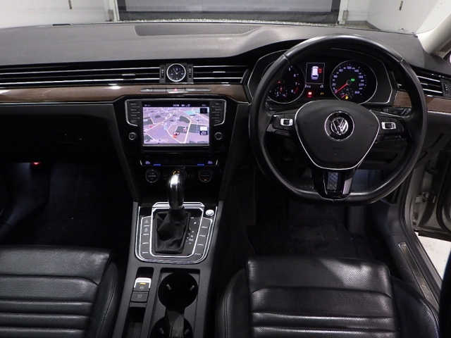 VOLKSWAGEN PASSAT VARIANT 2015
