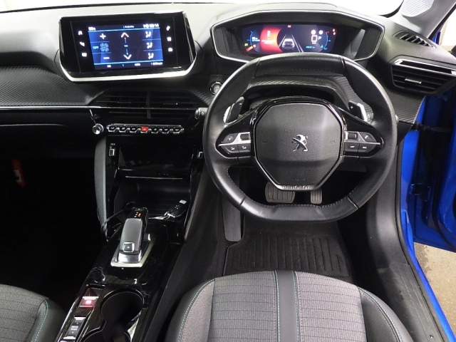 PEUGEOT 208 2020