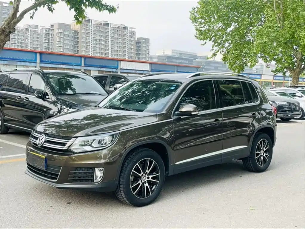 VOLKSWAGEN TIGUAN 2015