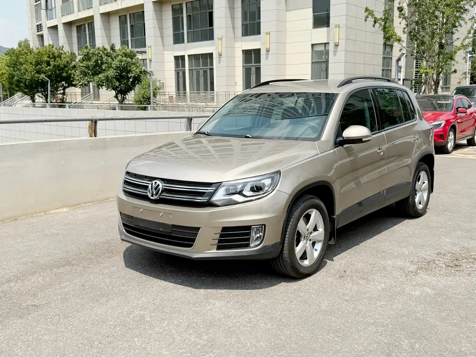 VOLKSWAGEN TIGUAN 2015