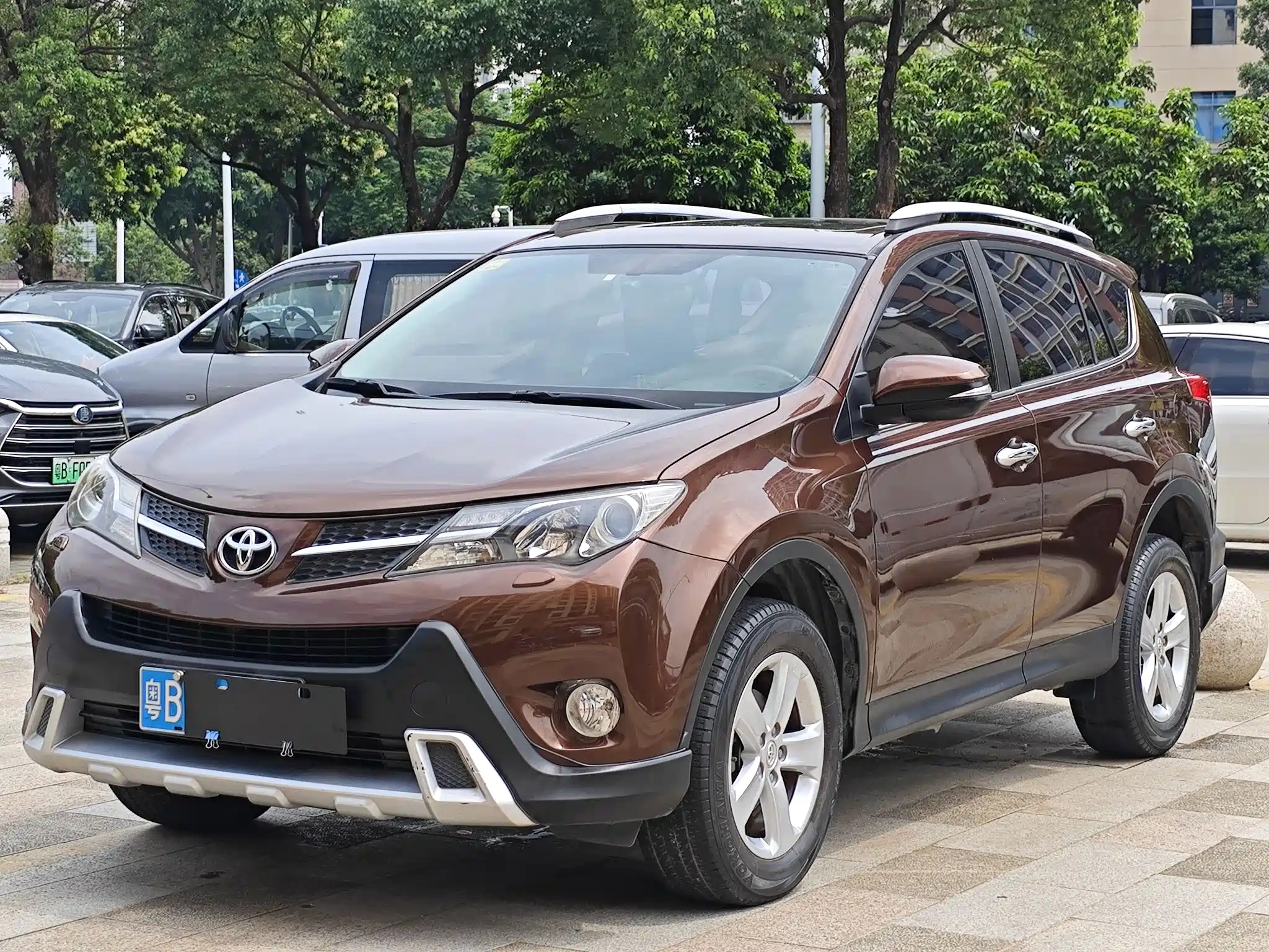 TOYOTA RAV4 RONGFANG 2013