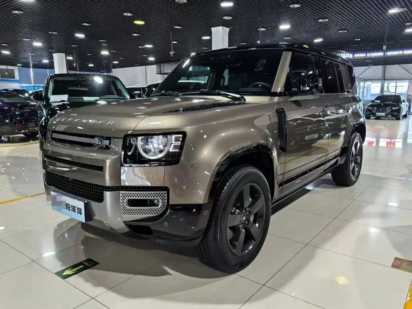 LAND ROVER DEFENDER 2024