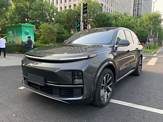 LI AUTO L8  2023