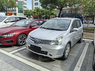 NISSAN LIVINA 2010
