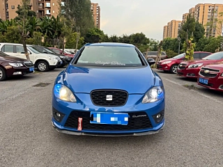 Заказать SEAT LEON