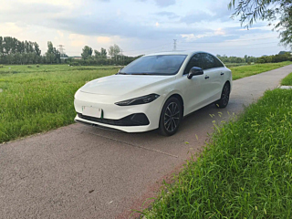 Заказать ROEWE D7