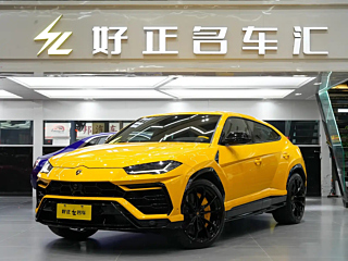 LAMBORGHINI URUS 2021