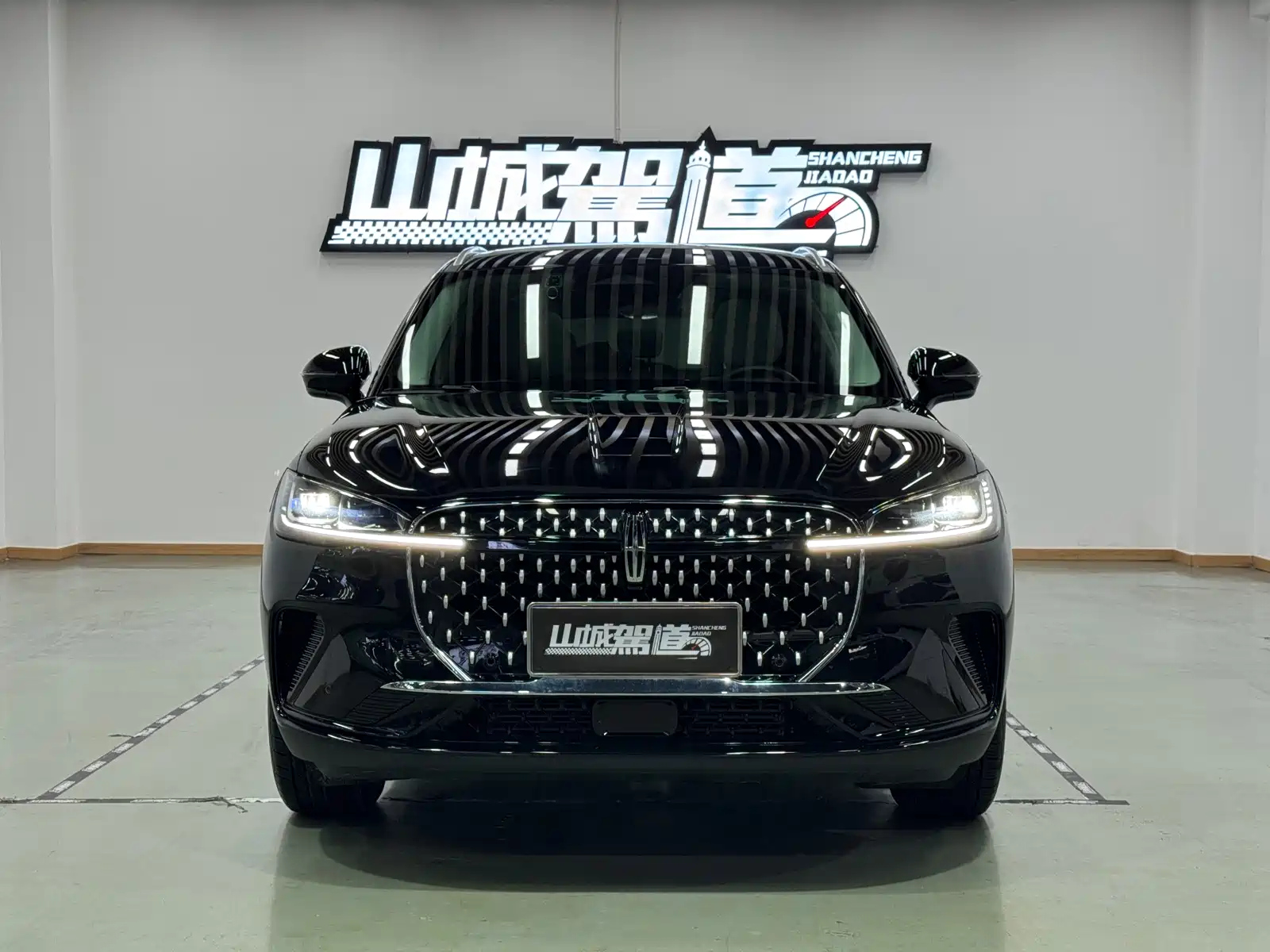 Аукционный лист LINCOLN ADVENTURER 2023