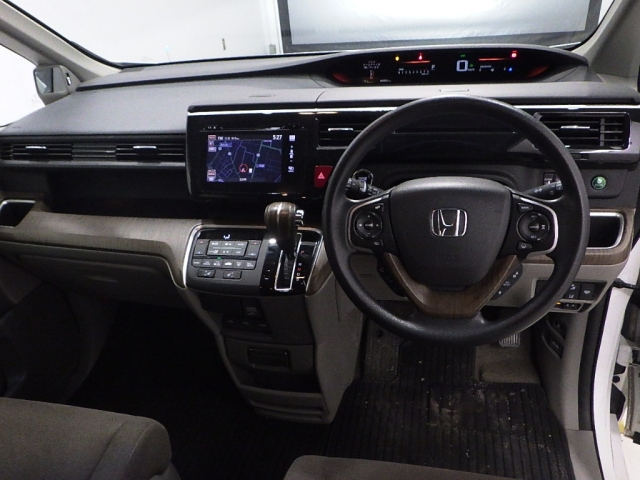 HONDA STEP WAGON 2015