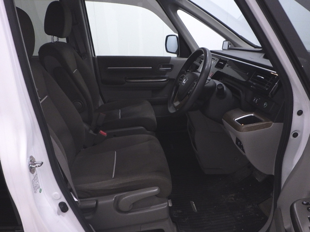 HONDA STEP WAGON 2015