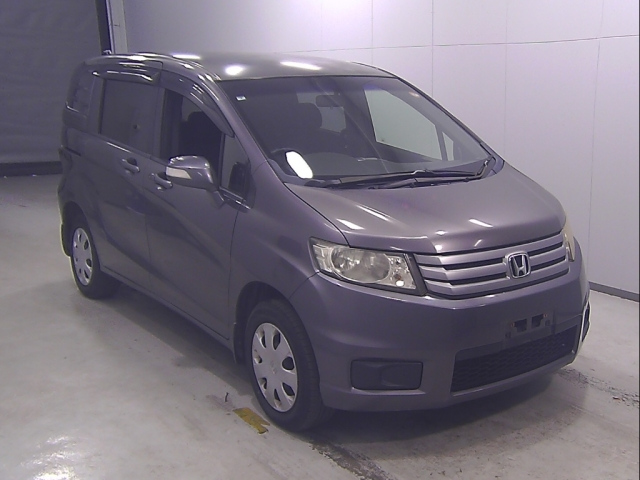 HONDA FREED 2013