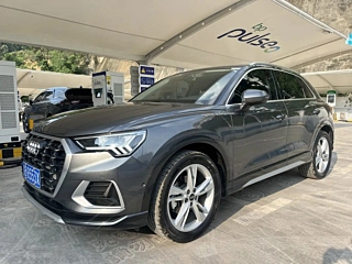 AUDI Q3  2021