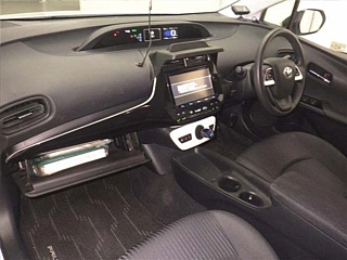 TOYOTA PRIUS 2016