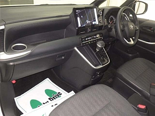 TOYOTA NOAH 2022