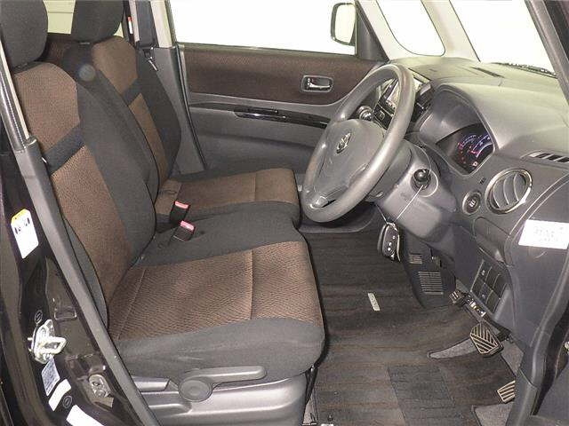 NISSAN ROOX 2010