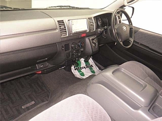 TOYOTA HIACE VAN 2009