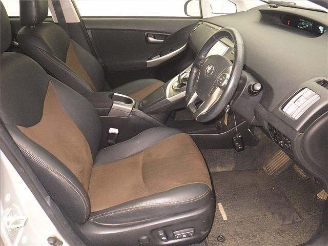 TOYOTA PRIUS PHV 2013