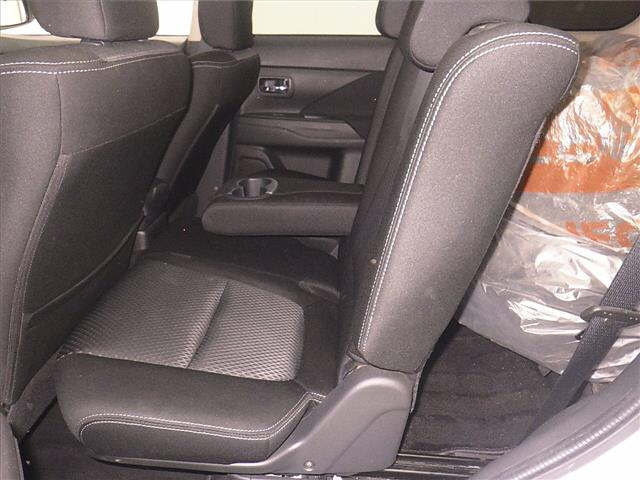 MITSUBISHI OUTLANDER 2016