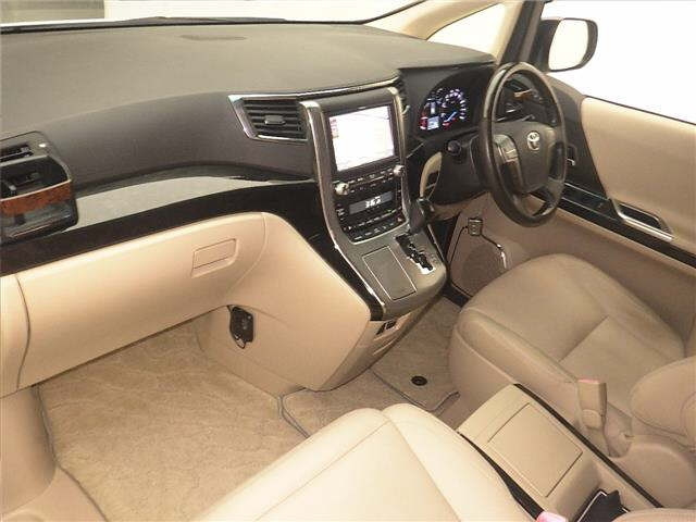 TOYOTA VELLFIRE 2014