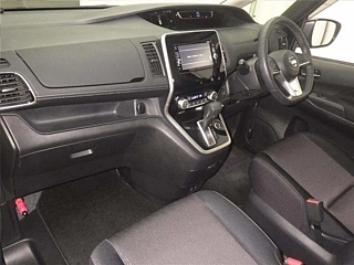 NISSAN SERENA 2017
