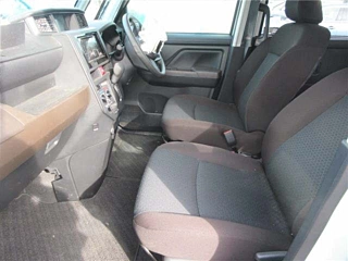 TOYOTA ROOMY 2023