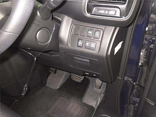 NISSAN SERENA 2017