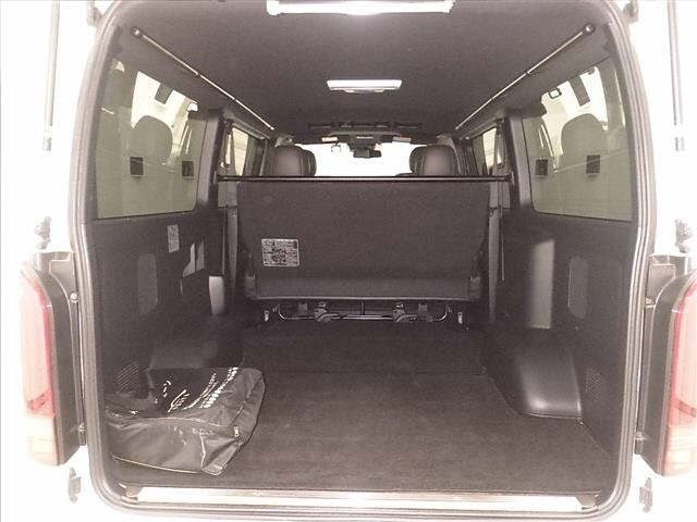 TOYOTA HIACE VAN 2018