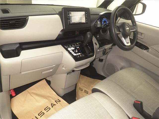 NISSAN ROOX 2021