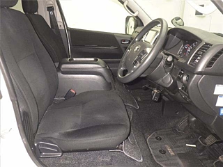 TOYOTA HIACE VAN 2020