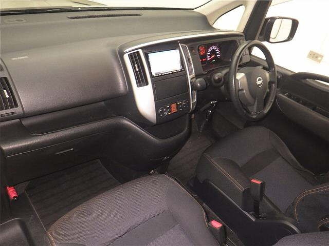 NISSAN SERENA 2009