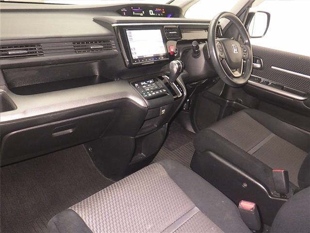 HONDA STEP WAGON 2017