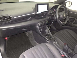TOYOTA YARIS 2024