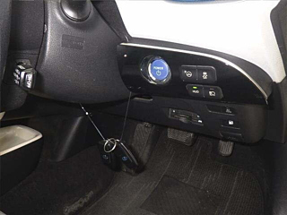 TOYOTA PRIUS 2016