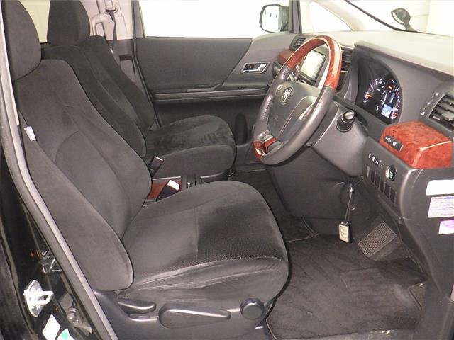 TOYOTA VELLFIRE 2010