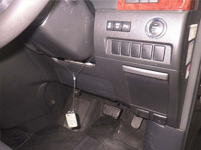 TOYOTA VELLFIRE 2010