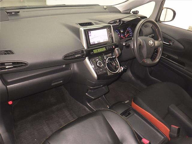 TOYOTA WISH 2013