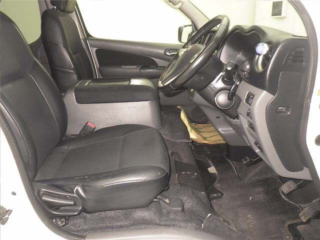 NISSAN CARAVAN VAN 2018