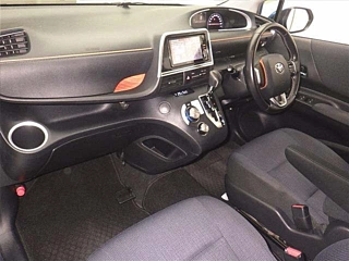 TOYOTA SIENTA 2016