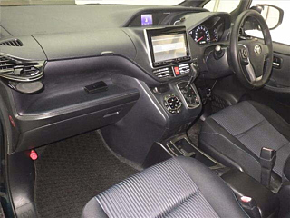TOYOTA VOXY 2014
