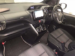 TOYOTA VOXY 2018