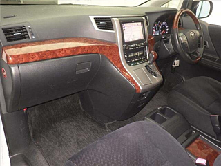 TOYOTA VELLFIRE 2011