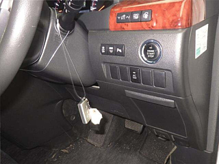 TOYOTA VELLFIRE 2011