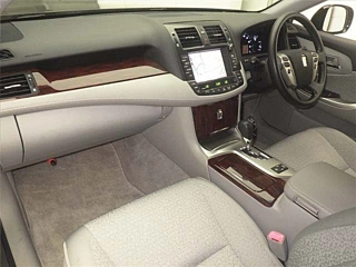 TOYOTA CROWN 2012